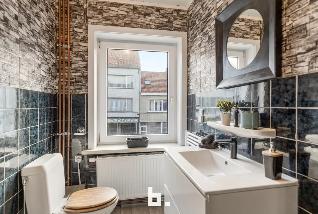 Oostende- Instapklare gezinswoning met 4 slaapkamers en koer  – EPC C & CONFORME ELEKTRICITEIT - Oostende