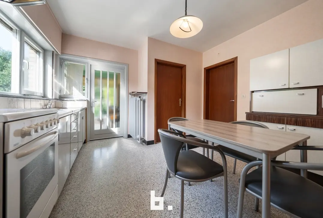 Karaktervolle laagbouwvilla op een perceel van 1.710 m² – Toplocatie in Oedelem - Oedelem
