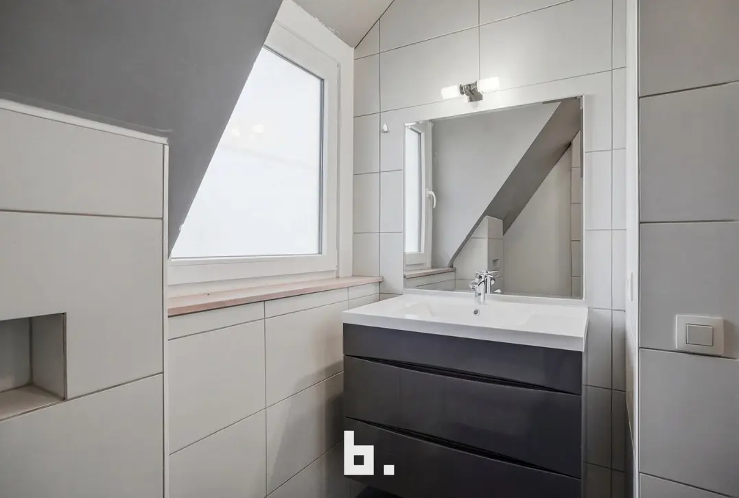 Charmante halfopen woning met tuin en carport in rustige straat-0 Kortrijk-€235.000