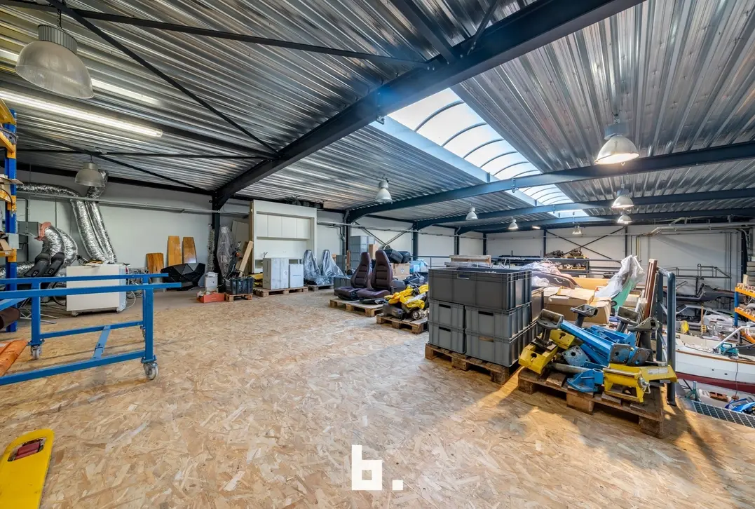 Luxueuze loods met appartement - Jabbeke