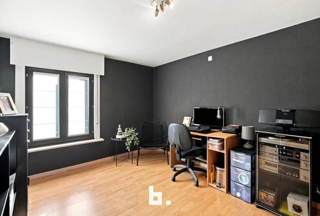 Instapklare woning met 5 slaapkamers in Roeselare!  - Roeselare