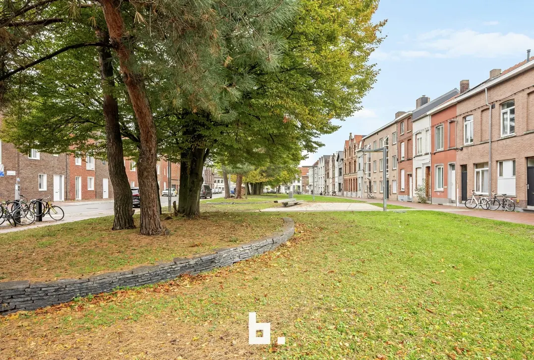 Volksplein 18B, 8500 Kortrijk - €444.852,64 - Instapklare nieuwbouwwoning met 5 slaapkamers, tuin, dakterras en garagebox in hartje Kortrijk!