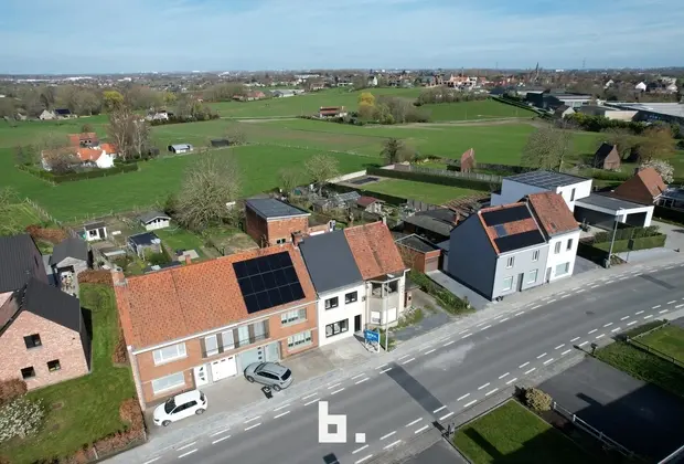 Energiezuinige, volledig gerenoveerde woning met landelijke vergezichten!-Zwevegem-€295.000