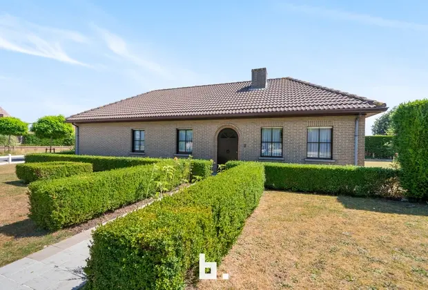 Alleenstaande villa, omgeven door groen - Blankenberge