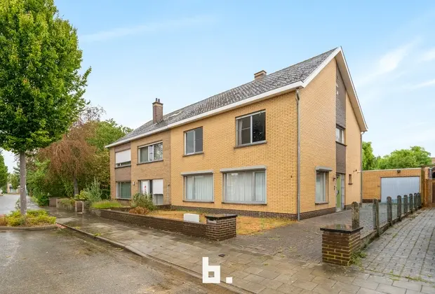 Halfopen bebouwing met 3 slaapkamers en garage op zeer gegeerde ligging! - Sint-Andries