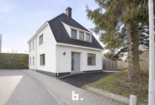 Charmante halfopen woning met tuin en carport in rustige straat-0 Kortrijk-€235.000