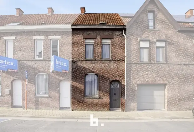 Te renoveren stadswoning met tuin op uitstekende ligging in Roeselare - Roeselare