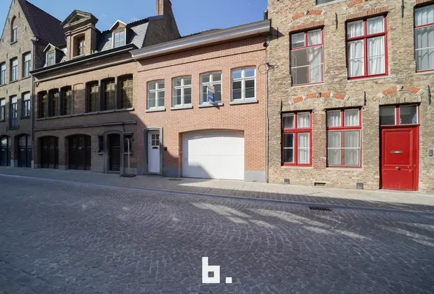 Ruime stadswoning in hartje Brugge te huur  - Brugge