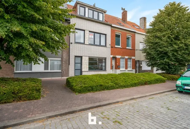 Ruime gezinswoning met 5 slaapkamers en stadstuin op topligging te Vogelzang Oostende - Oostende