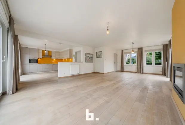 Instapkare halfopen bebouwing met 4 slaapkamers en garage op zeer gegeerde ligging! - Sint-Andries