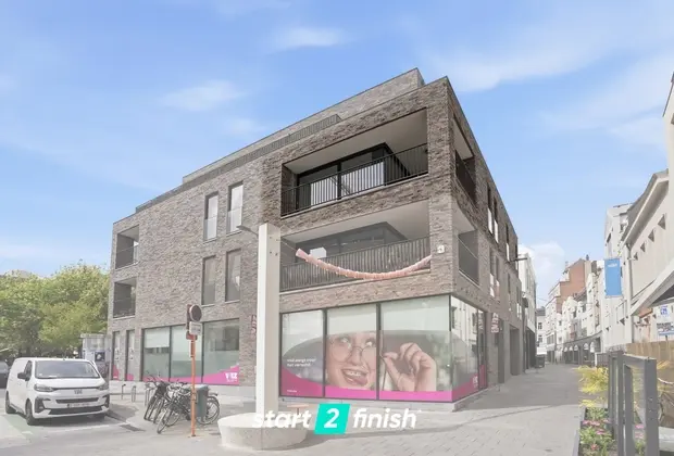 Uniek 3-slaapkamerappartement (133m²) met zonnig terras (15m²) op bijzonder centrale ligging - Kortrijk - €450.000