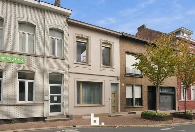 Ruime stadswoning met potentieel  ***TOPPER*** - Roeselare