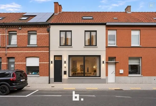 Te renoveren woning met veel potentieel in centrum Izegem - Izegem