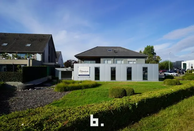 Handelspand te huur op toplocatie in Roeselare - Roeselare