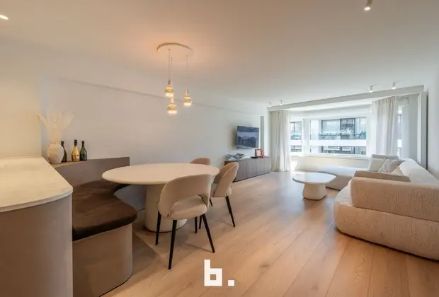 Exclusief gerenoveerd 3-slaapkamer appartement op toplocatie te Knokke - Knokke-Heist