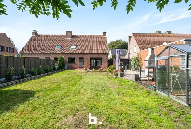 Halfopen bebouwing met 3 slaapkamers en garage op Topligging! - Sint-Andries
