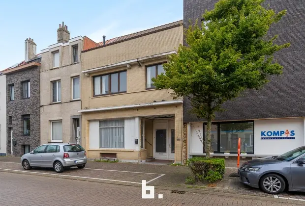 Ruim renovatiepand te Oostende - Oostende