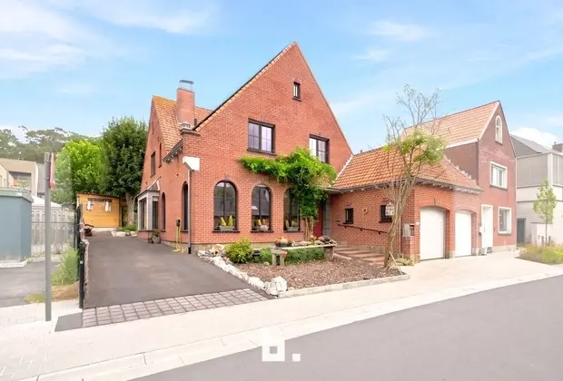 Verrassend ruime en karaktervolle woning in Hooglede - Hooglede