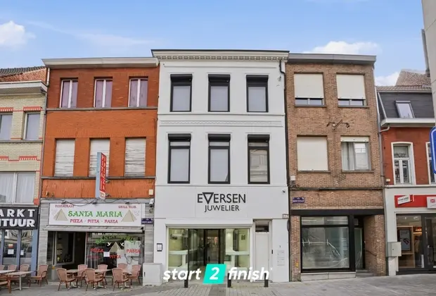 Unieke kans op toplocatie in Izegem - Izegem