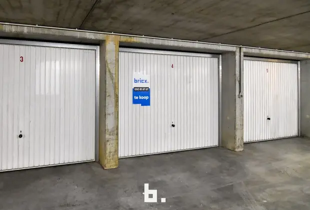 Ondergrondse garage op zeer centrale ligging in Sint-Andries - Sint-Andries