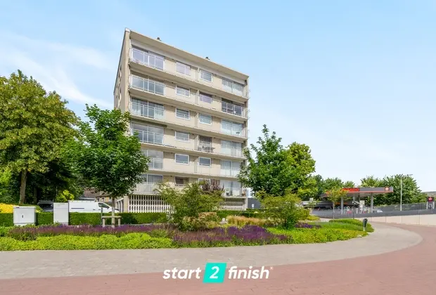 Instapklaar appartement met 3 slaapkamers en garage en kelderberging inbegrepen - Sint-Michiels