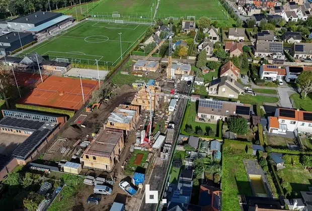 Halfopen nieuwbouwwoning in residentiële wijk - Varsenare