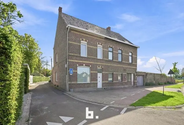 Hoekwoning met karakter - Izegem