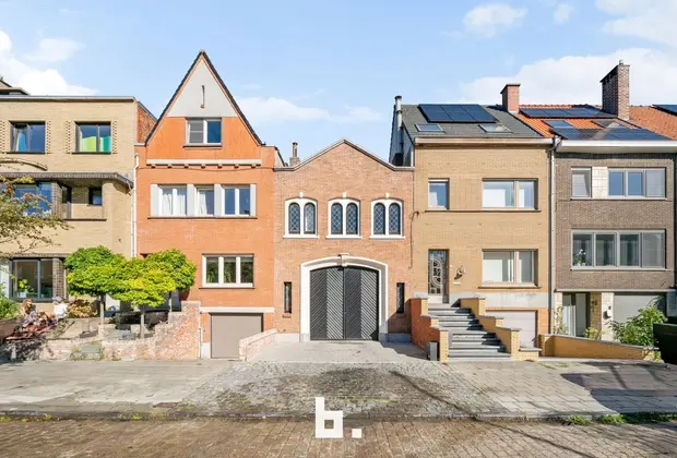 Uniek magazijn met kantoor in loftstijl - Kortrijk