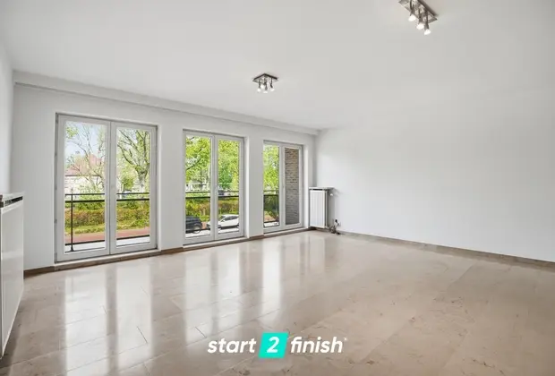 Lichtrijk appartement met twee terrassen en zicht op het Park van de Walle in Roeselare - Roeselare