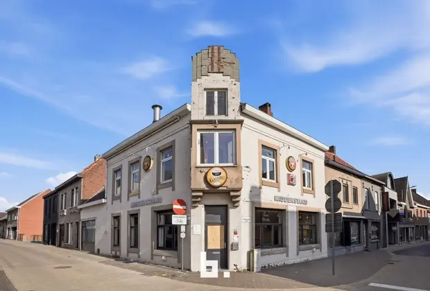 Te renoveren café met woonst op toplocatie in Tielt - Tielt
