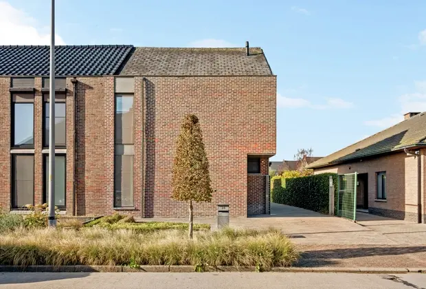Ruime gezinswoning met zonnige tuin - Zele