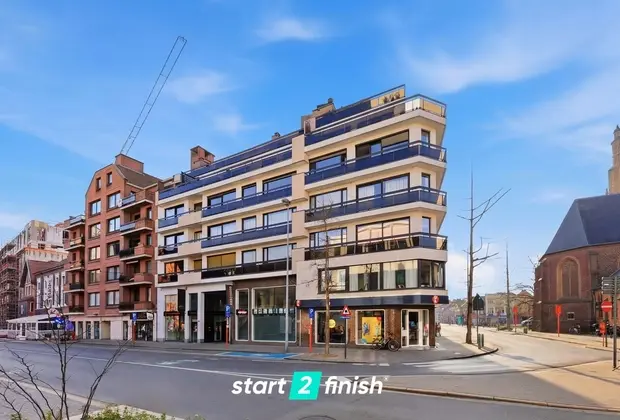 Ruim 3-slaapkamer appartement  in hartje Roeselare - Roeselare