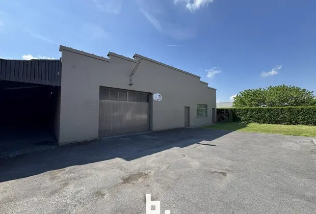 Loods van 450 m² en Woning te koop in Waregem - Waregem