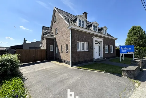 Villa met Loods in Sint-Eloois-Vijve - Waregem