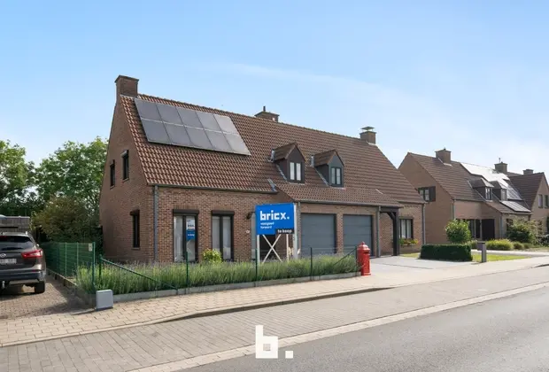 Halfopen bebouwing met 3 slaapkamers en garage op Topligging! - Sint-Andries