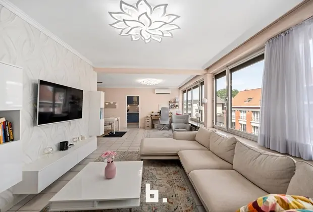 Zeer ruim Appartement in Centrum Kortrijk! - Kortrijk - €255.000