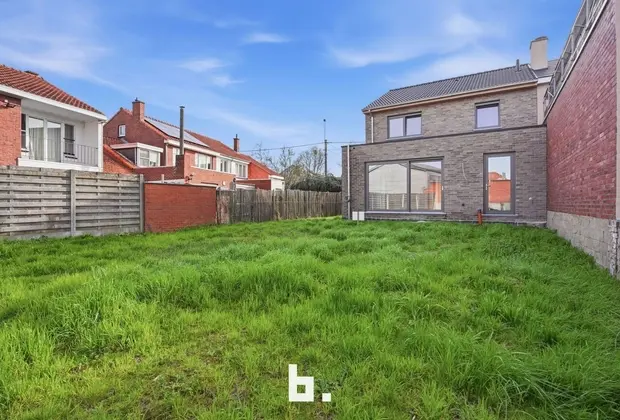 Nieuwbouwwoning te koop in Roeselare – Halfopen bebouwing - Roeselare