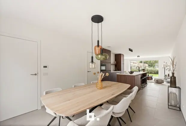 Volksplein 18B, 8500 Kortrijk - €444.852,64 - Instapklare nieuwbouwwoning met 5 slaapkamers, tuin, dakterras en garagebox in hartje Kortrijk!