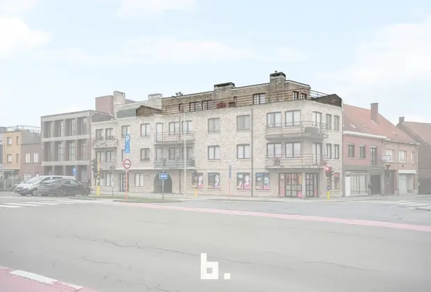 Instapklaar appartement met heel ruim terras op centrale ligging in Roeselare - Roeselare