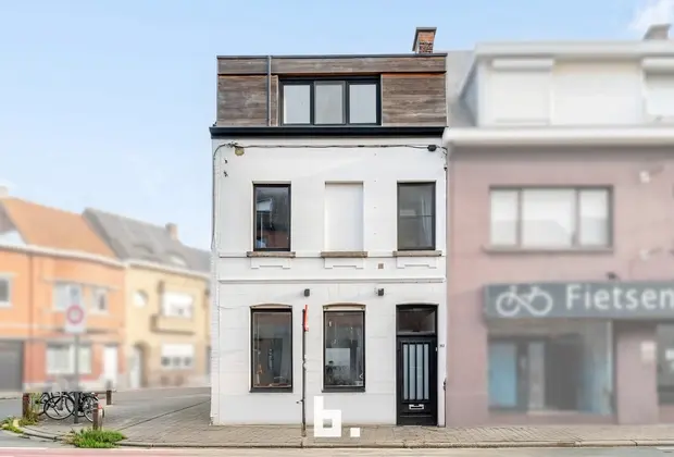 Instapklare starterswoning nabij het centrum van Heule - Kortrijksestraat 353, 8501 Kortrijk - €245.000
