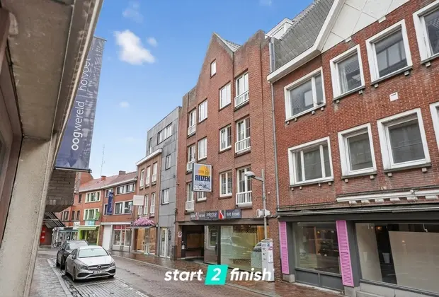 Ruim en verzorgd appartement met garage in hartje Tielt! - Tielt