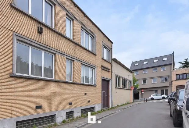 Totaalrenovatie: gebouw met tal van mogelijkheden  - Aalst