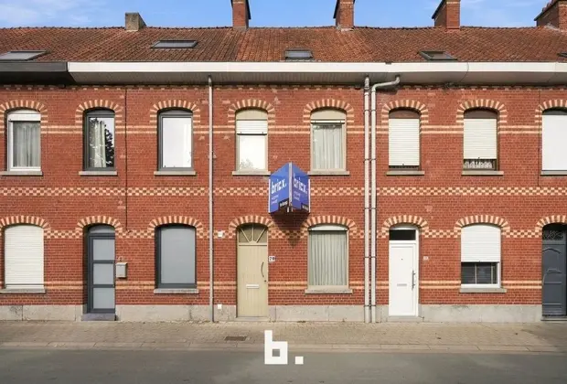 Gezellige rijwoning met garage in stadscentrum - Roeselare