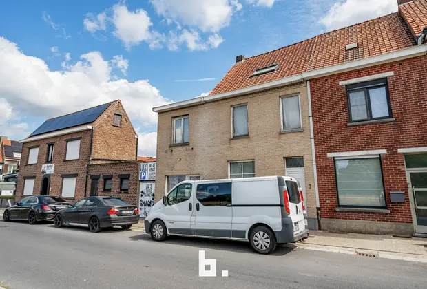 Gezinswoning met 5 kamers in Harelbeke - Harelbeke