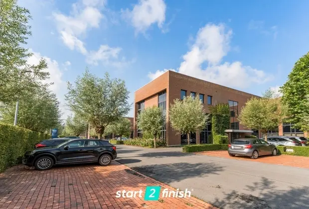 Ruim kantoor op centrale locatie - Roeselare