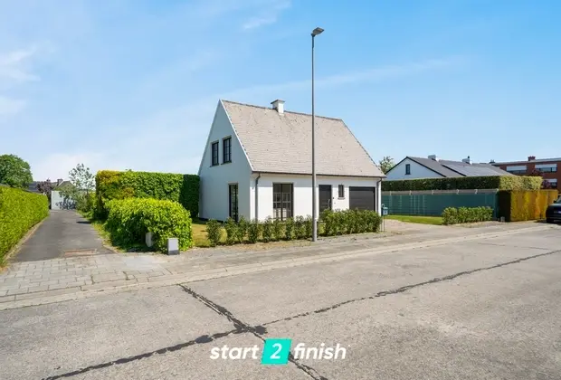 Instapklare alleenstaande woning op topligging - Oostkamp