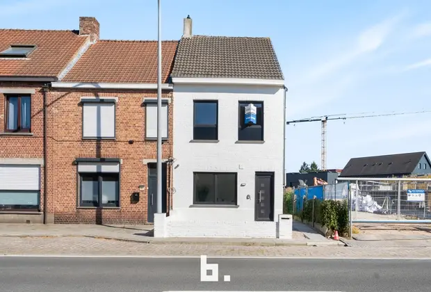 Stijlvol gerenoveerde woning met 3 slpks en prachtige tuin te Brugge waar ruimte, licht en verfijning samenkomen - Brugge