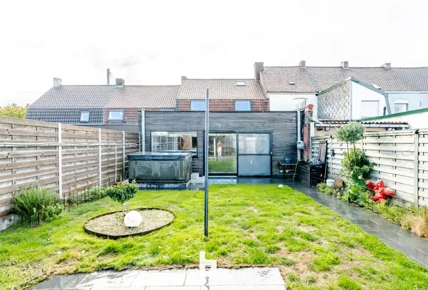 Zeer ruime instapklare woning te Marke! - Kortrijk