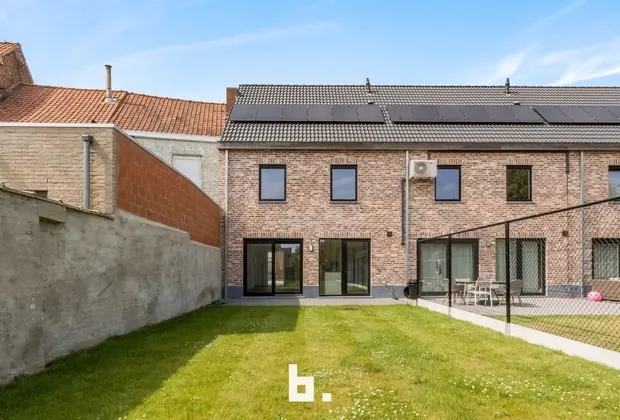 Ruime nieuwbouwwoning met zonnige tuin - Kortrijk