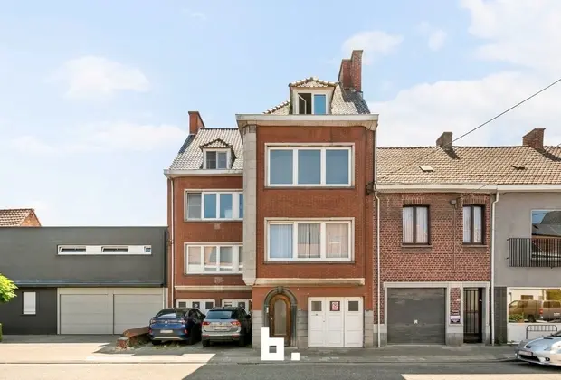 Ruim duplexappartement met 2 slaapkamers, garage en zonnig zuidgericht terras - Roeselare